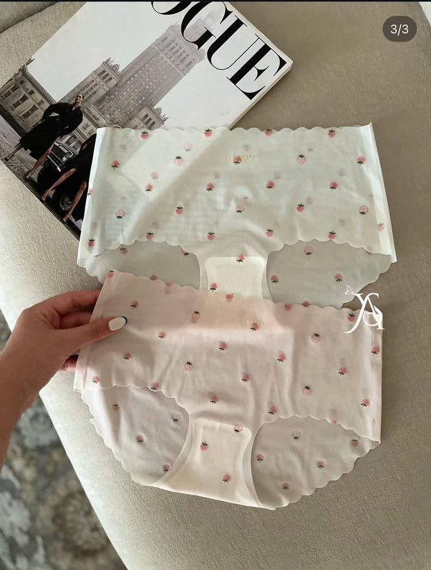 شورت شیشه ای توت فرنگی